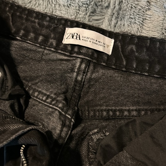 Zara jeans. Black wash. Cutoff cuff style. Size 0 - Picture 2 of 4